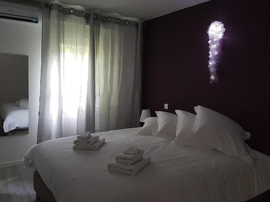 La Maison Des Marronniers Bed & Breakfast Uzes Room photo