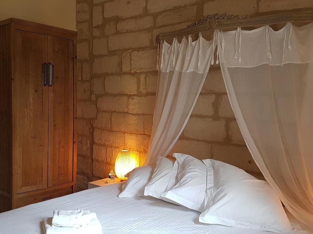La Maison Des Marronniers Bed & Breakfast Uzes Room photo